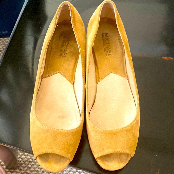 Michael Kors suede wedge in size 7.5 - Picture 1 of 4